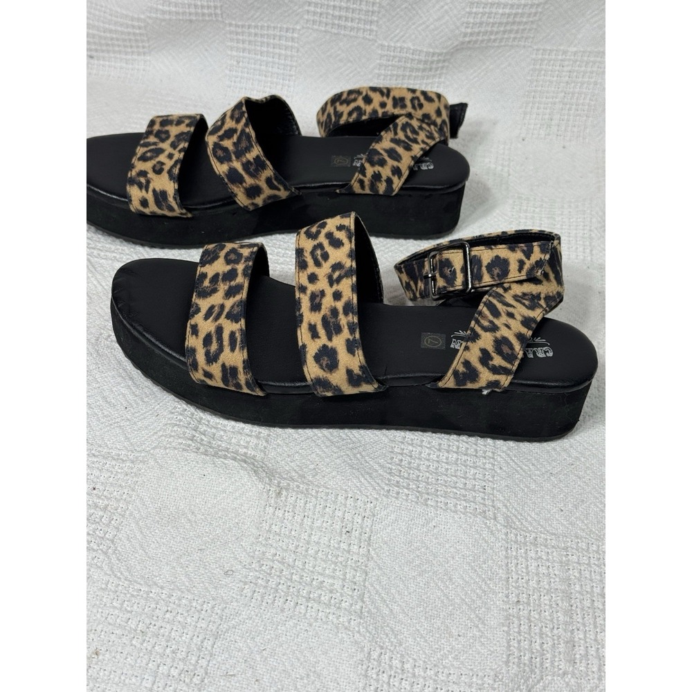 Crazy Train‎ Women's Leopard Print Strap Sandals Size 7